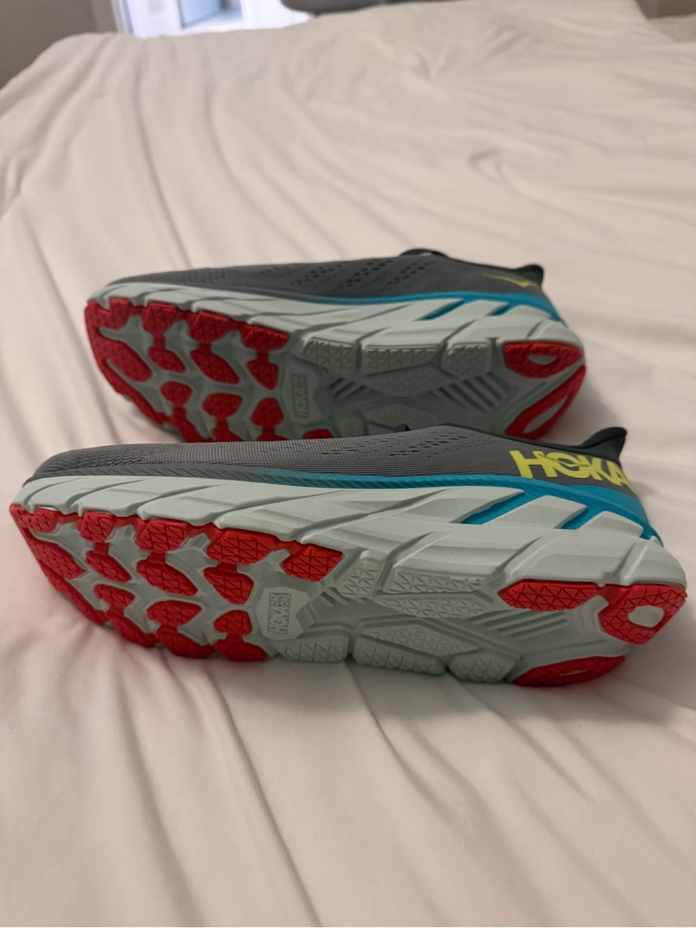 BRAND NEW: Hoka One One Men's Clifton 7 Sneaker- Gray - Picture 3 of 12